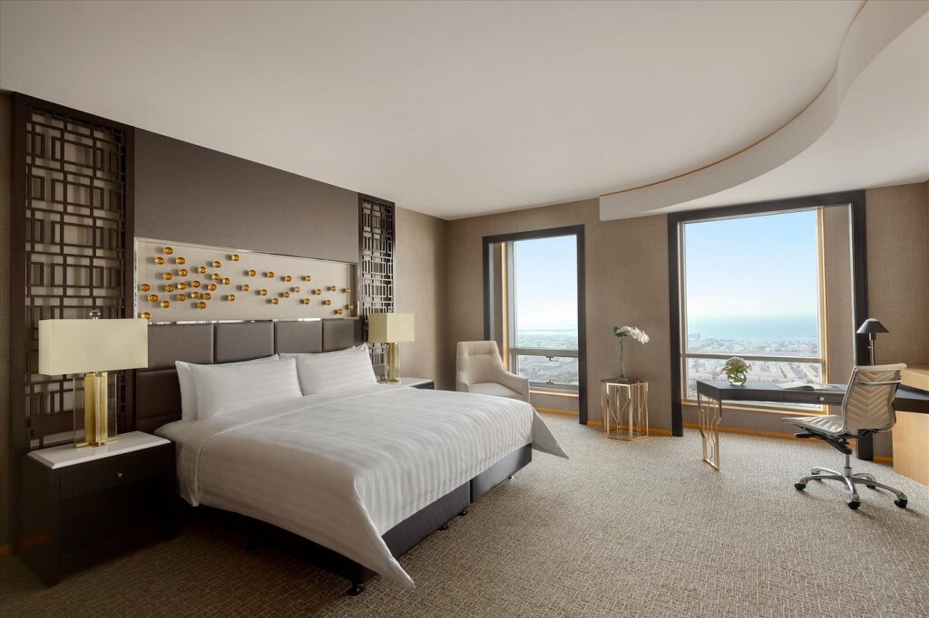 Premier Double room Shangri-La Apartments