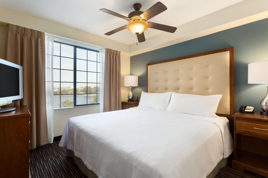 Двухместный люкс c 1 комнатой с видом на залив Homewood Suites by Hilton San Diego Airport-Liberty Station
