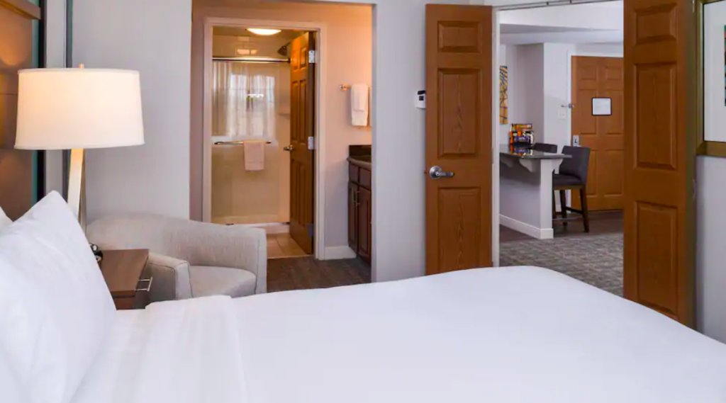 One bedroom Staybridge Suites Indianapolis Downtown-Convention Center, an IHG Hotel