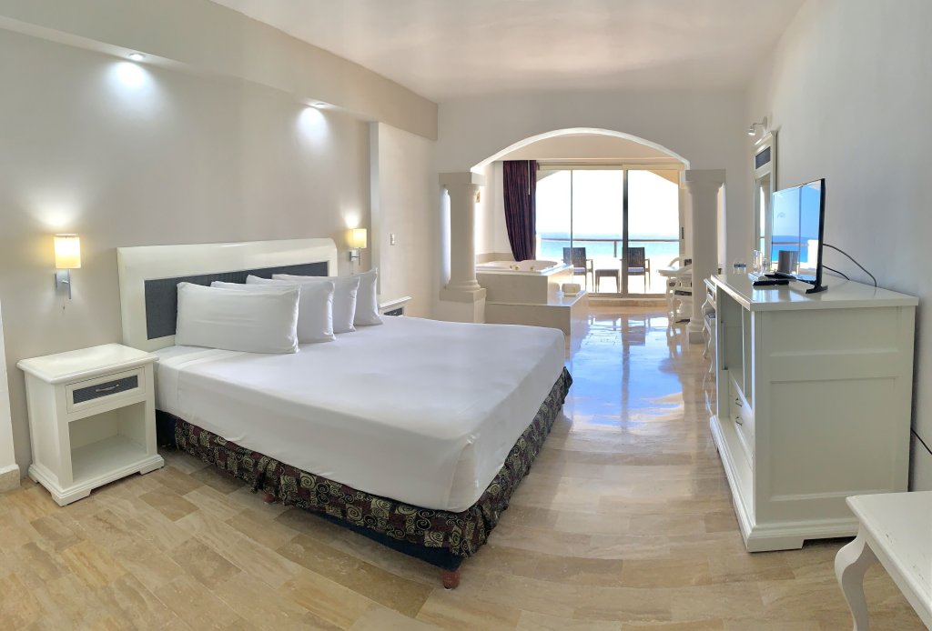 Doppel Klub Suite with lagoon view Golden Parnassus All Inclusive Resort & Spa