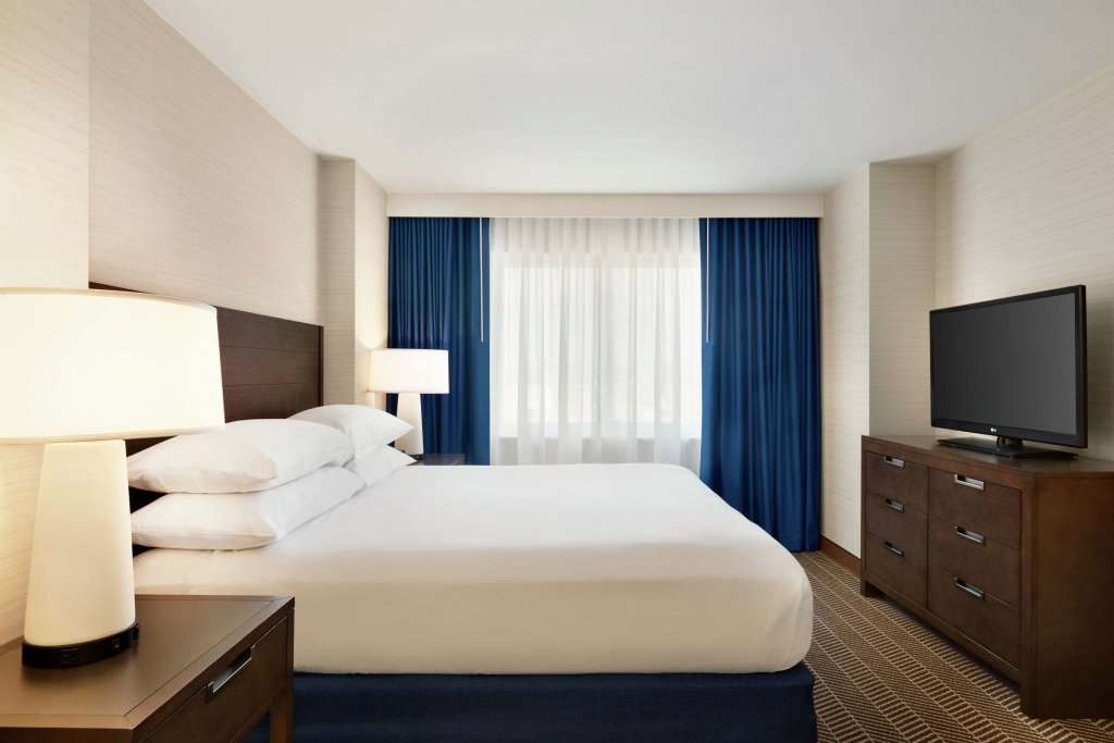 2 Room Accessible Suite Embassy Suites Boston at Logan Airport