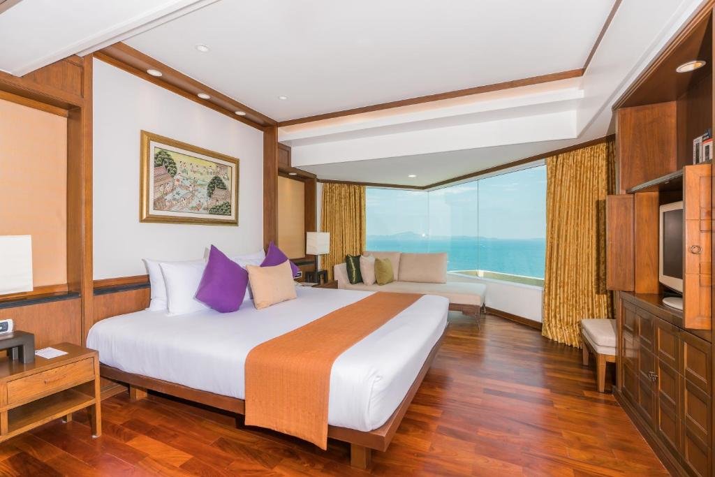 Suite Princess Royal Cliff Beach Hotel Pattaya