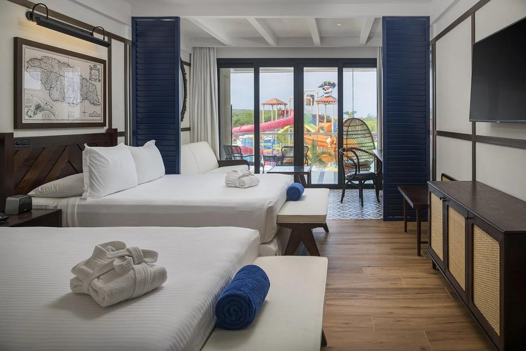 Quadruple Junior Suite with ocean view Ocean Coral Spring Resort