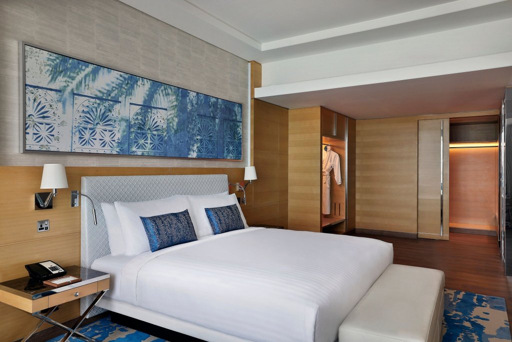 Двухместный люкс Executive с балконом Marriott Resort Palm Jumeirah, Dubai