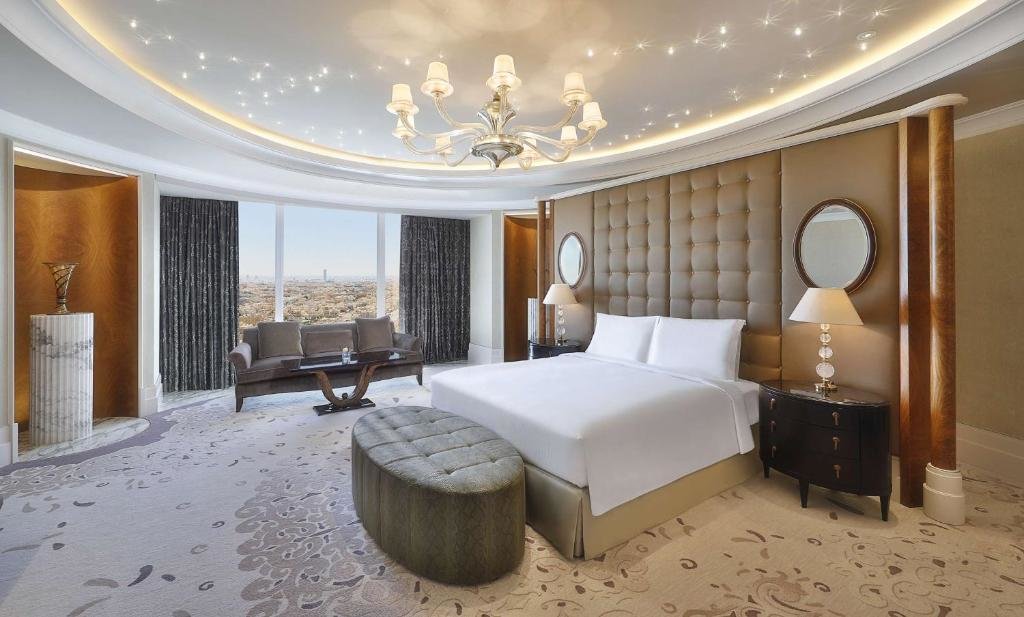 Люкс Royal Hilton Riyadh Hotel & Residences
