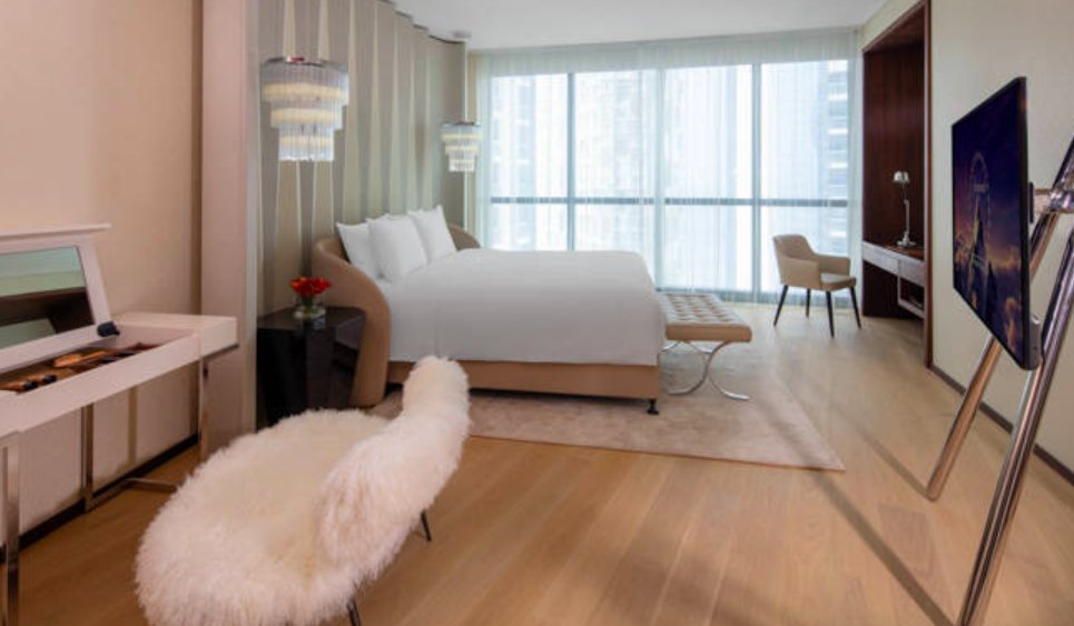 Carole Doppel Suite Paramount Hotel Dubai