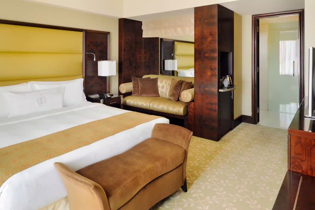 Двухместный люкс c 1 комнатой InterContinental Abu Dhabi, an IHG Hotel