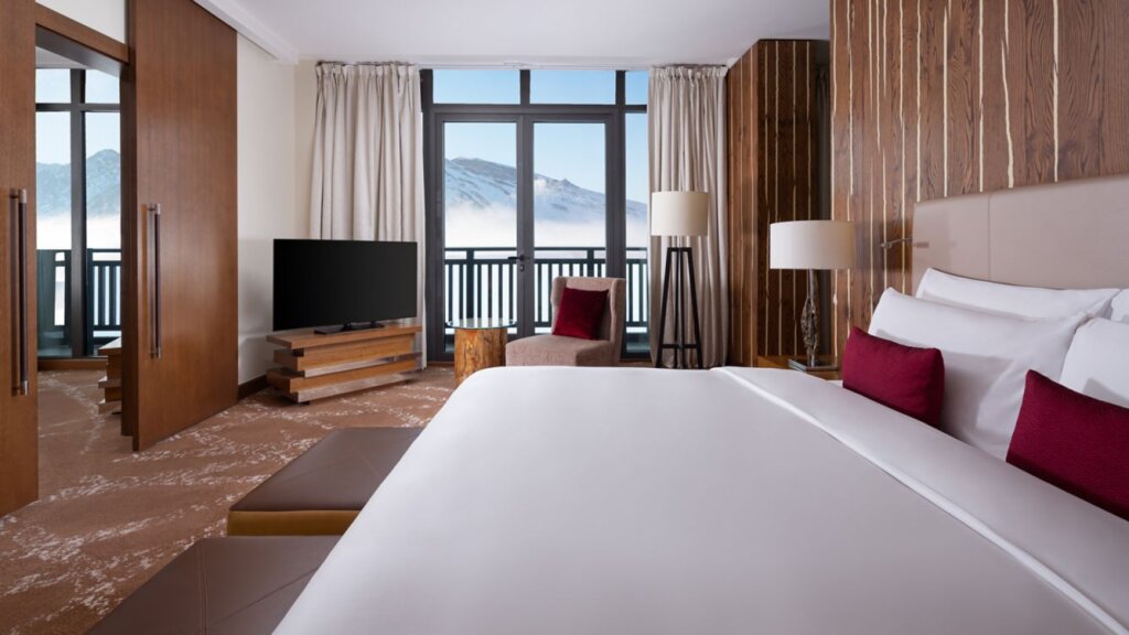 Executive Main Plaza view Double Suite with balcony Park Chalet, Shahdag, Autograph Collection