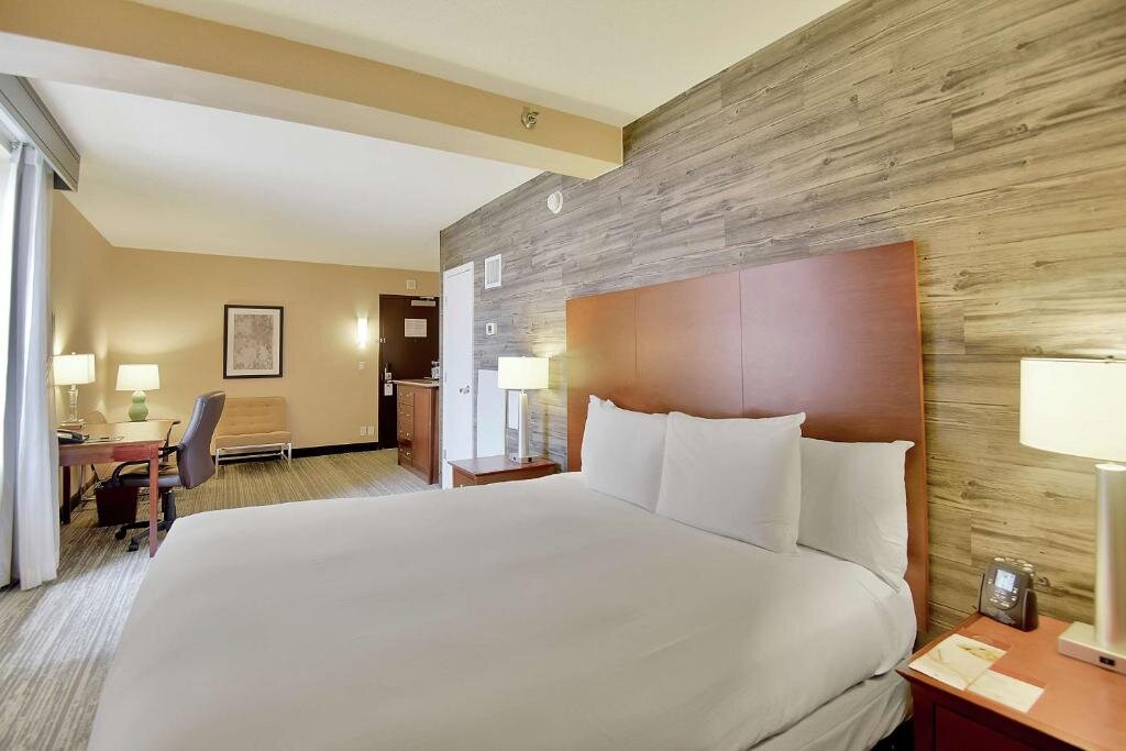 Номер Standard DoubleTree by Hilton Hotel & Suites Houston by the Galleria