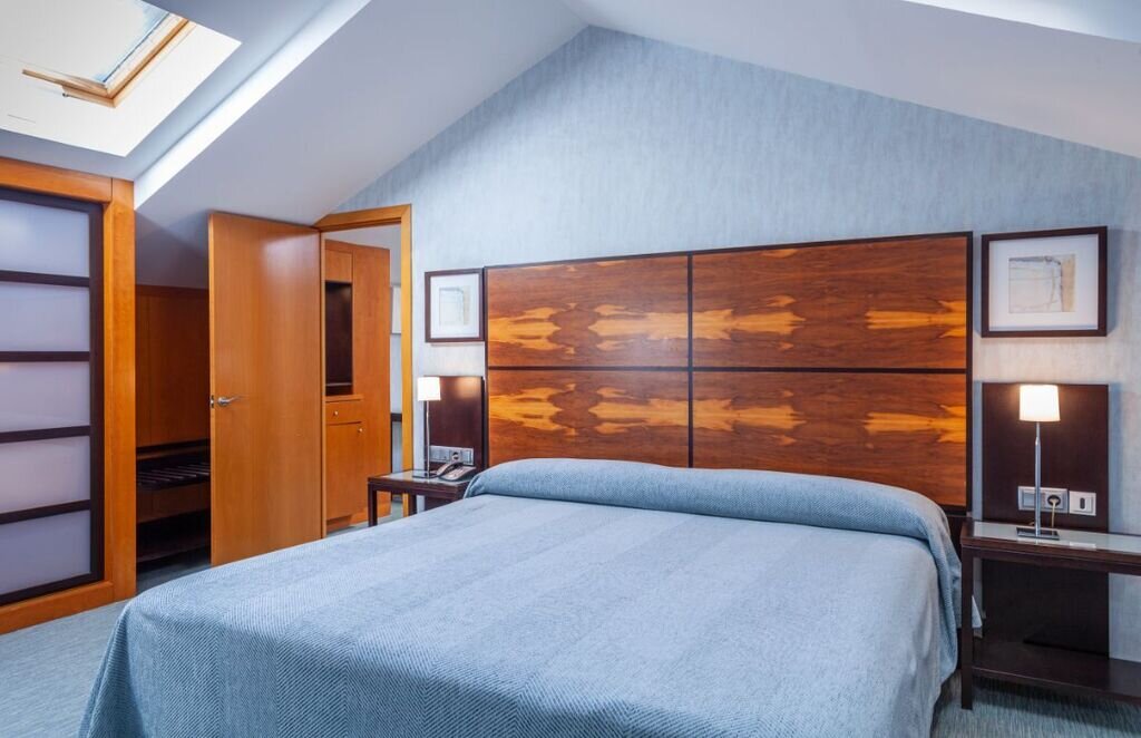 Deluxe Hydro-Massage BathTub Junior Suite Hotel Macià Alfaros