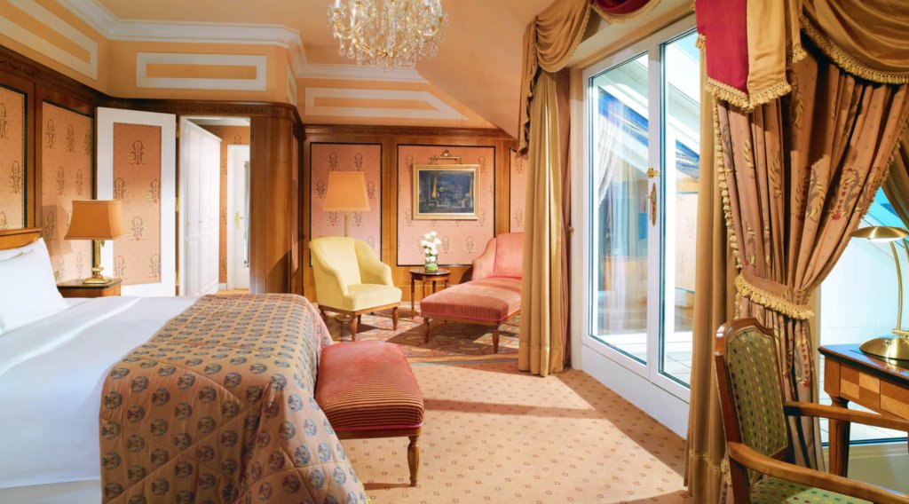 Двухместный полулюкс Penthouse с балконом Hotel Bristol, a Luxury Collection Hotel, Vienna