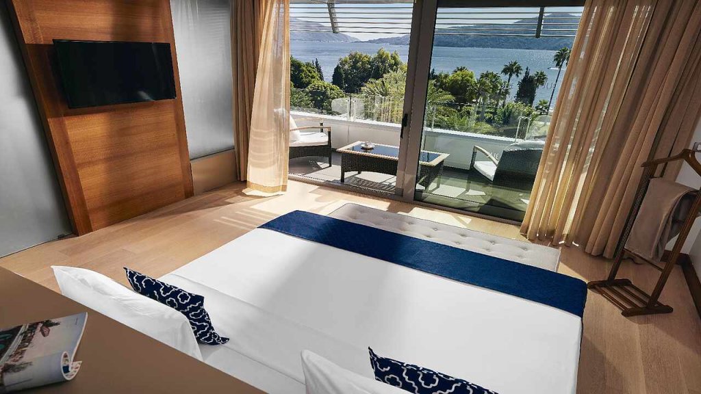 Двухместный люкс Deluxe с видом на море TUI BLUE Grand Azur