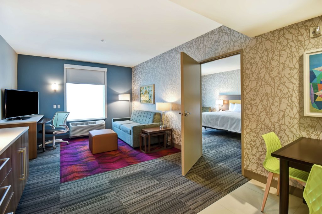 Двухместный люкс для гостей с ограниченными возможностями Home2 Suites By Hilton Terre Haute