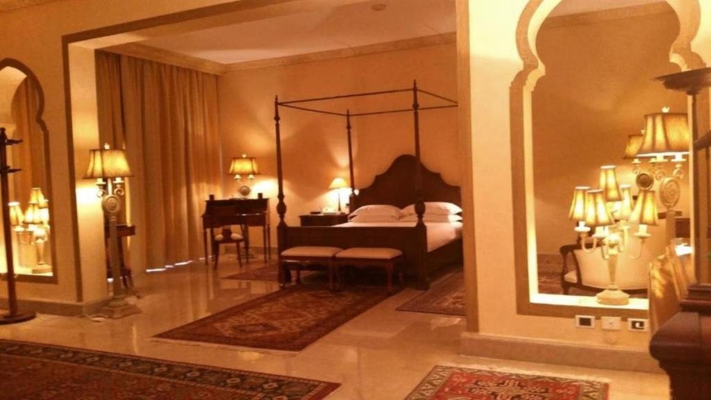 Люкс Royal c 1 комнатой с видом на море Sheraton Sharm Hotel, Resort, Villas & Spa