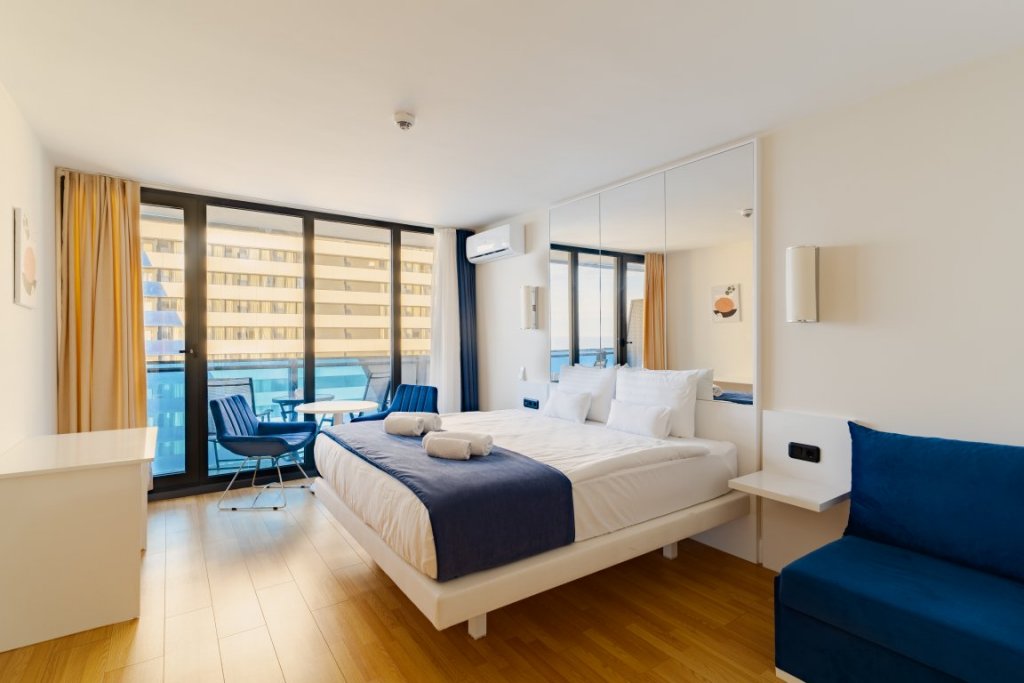 Standard Dreier Zimmer mit Balkon Rightapart Apart-Hotel