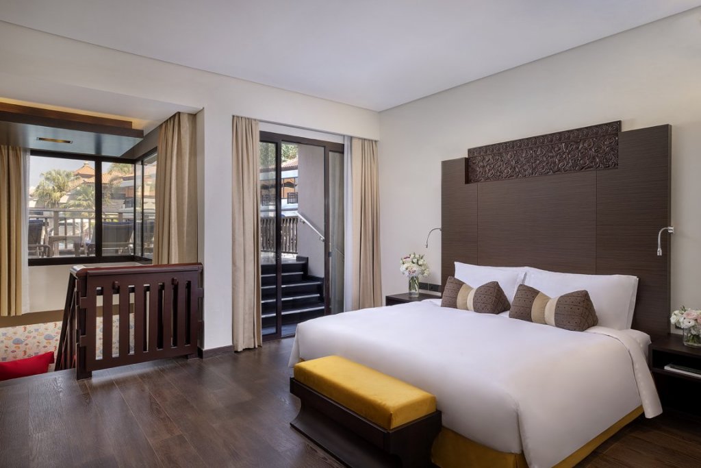 Четырёхместный номер Lagoon Access семейный Deluxe Курортный отель Anantara The Palm Dubai Resort