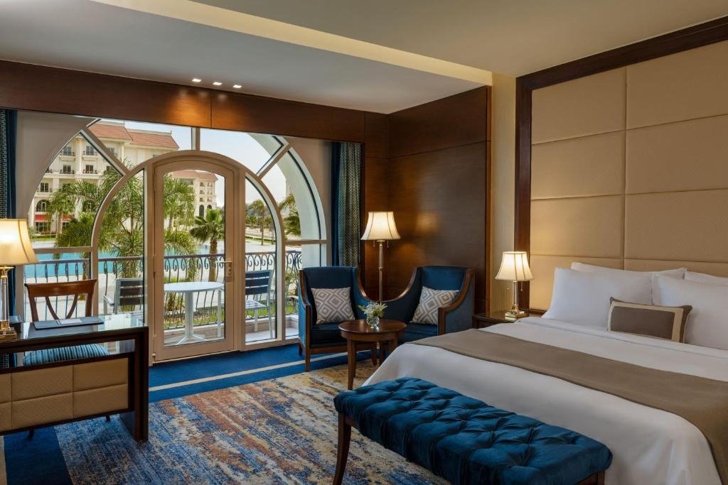 Grand Deluxe Doppel Zimmer mit Balkon und mit Stadtblick The St. Regis Almasa Hotel, New Administrative Capital