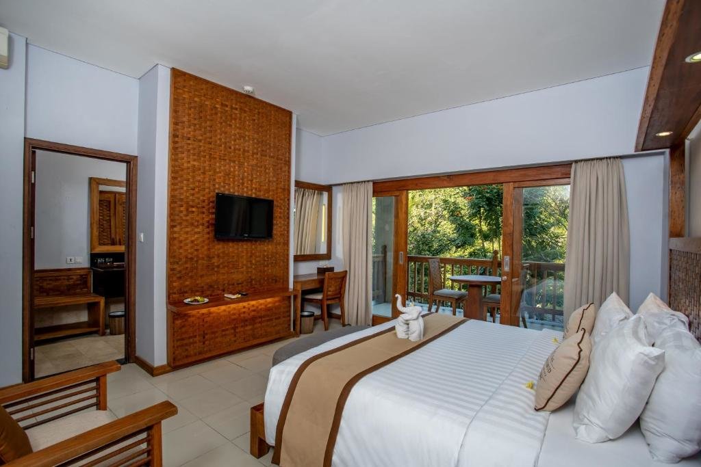 Двухместный люкс с балконом The Lokha Ubud Resort, Villas & SPA