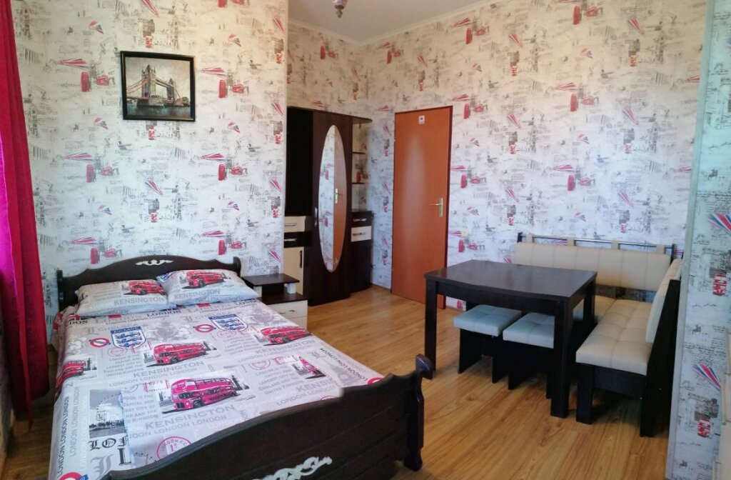 Suite with kitchen 2 dormitorios con balcón y con vista al mar Admiral Mini-Hotel
