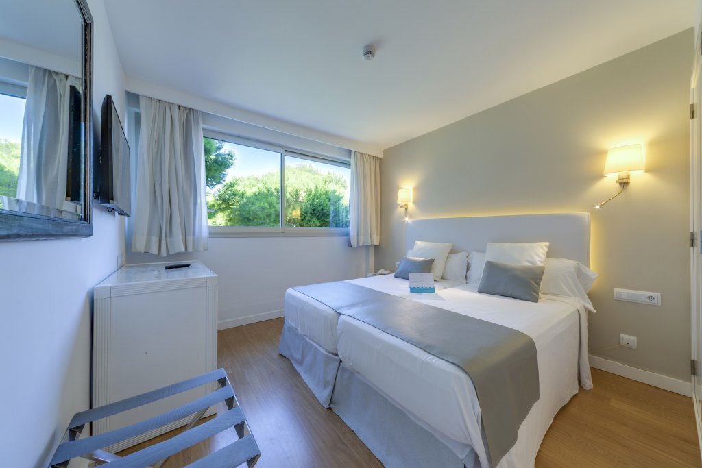 Premium quadruple suite Playa Esperanza Resort