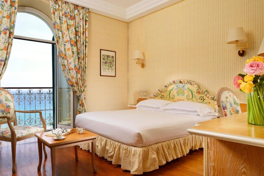 Номер Classic Royal Hotel Sanremo