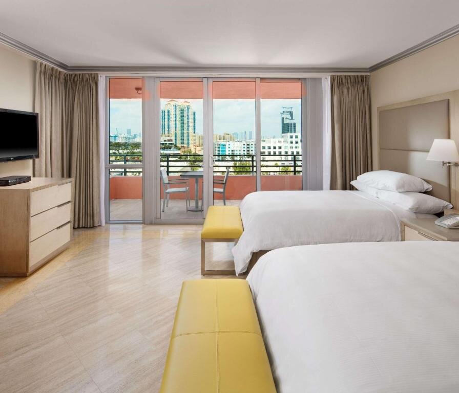 Monolocale quadruplo Deluxe con balcone e con vista sulla città Hilton Bentley Miami/South Beach