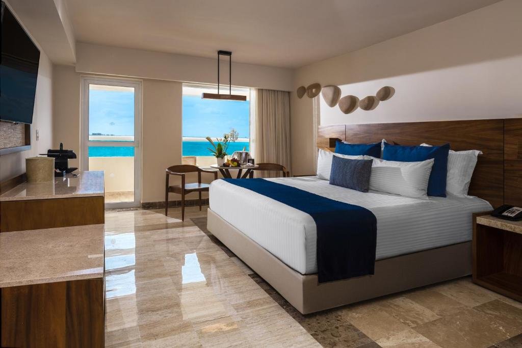 Двухместный полулюкс Dreams Sands Cancun Resort & Spa