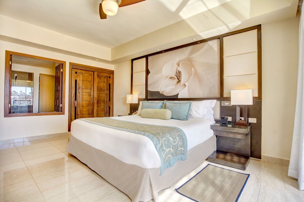 Полулюкс Luxury с 2 комнатами Royalton Punta Cana, An Autograph Collection All-Inclusive Resort & Casino