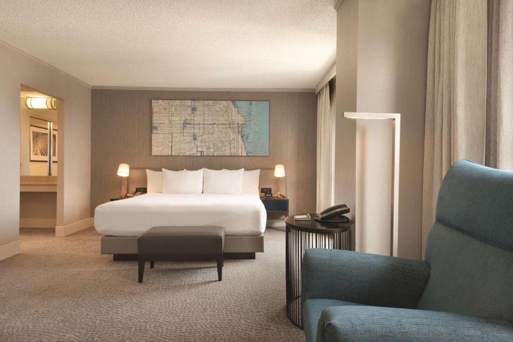 Двухместный люкс Conference c 1 комнатой Hilton Chicago Magnificent Mile Suites