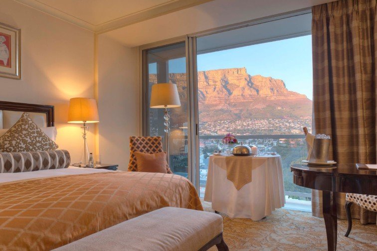 Двухместный номер Tower Luxury с видом на горы Taj Cape Town