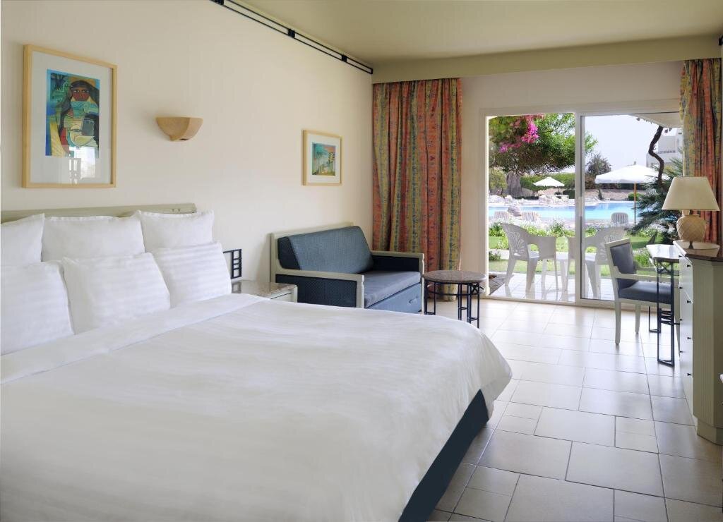 Двухместный номер Standard с видом на бассейн Naama Bay Promenade Beach Resort Managed By Accor