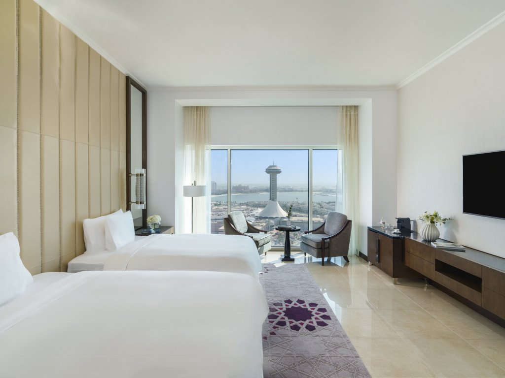 Номер семейный с 2 комнатами Rixos Marina Abu Dhabi