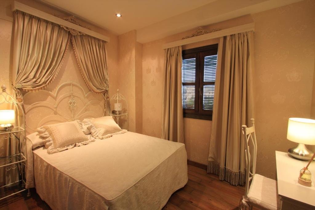 2 Bedrooms Complimentary Spa Access Suite Casa Baños de la Villa
