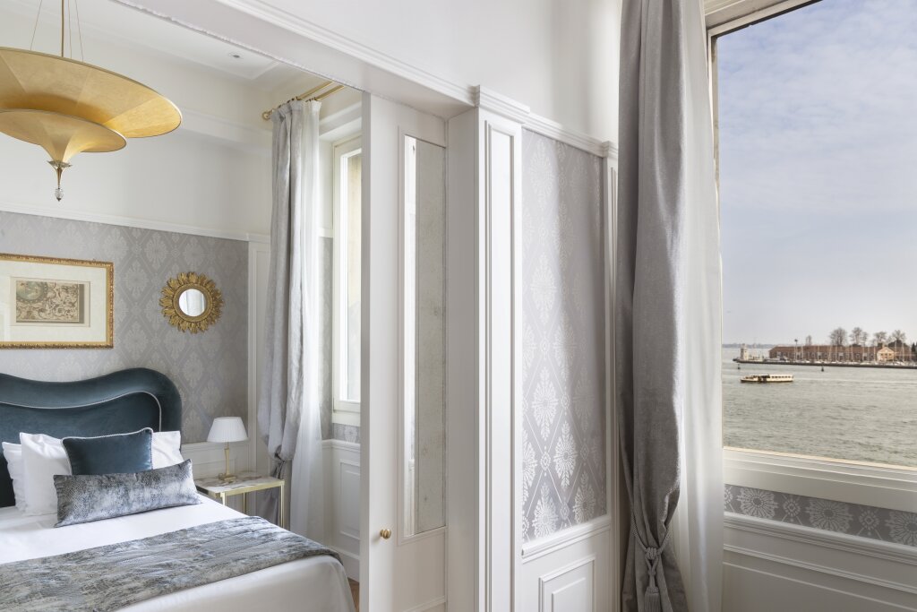 Двухместный люкс Borges Lagoon View с балконом Londra Palace Venezia