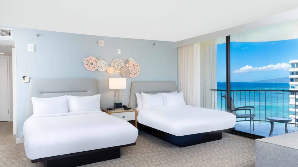 Kealohilani Quadruple Junior Suite with balcony and with ocean view Waikiki Beach Marriott Resort & Spa
