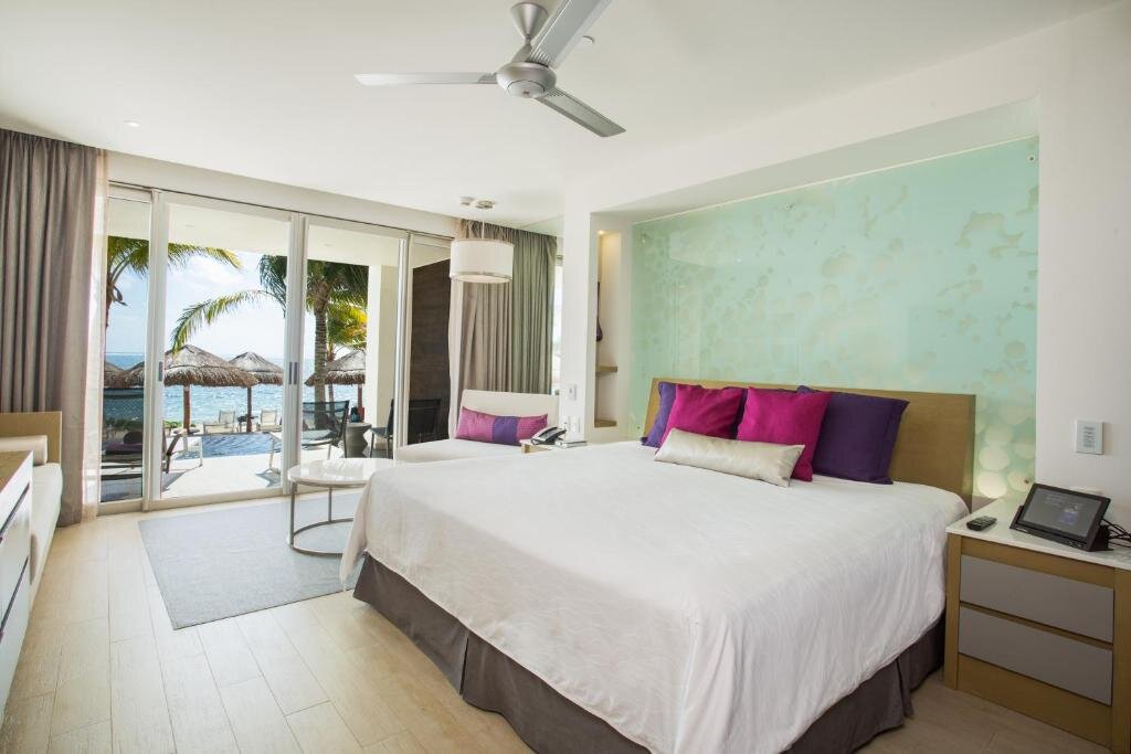 Xcelerate Swim Out doppia junior suite Breathless Riviera Cancun Resort & Spa