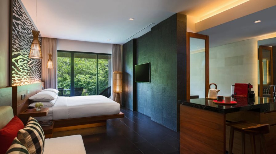 Double Suite with balcony Renaissance Bali Uluwatu Resort & Spa