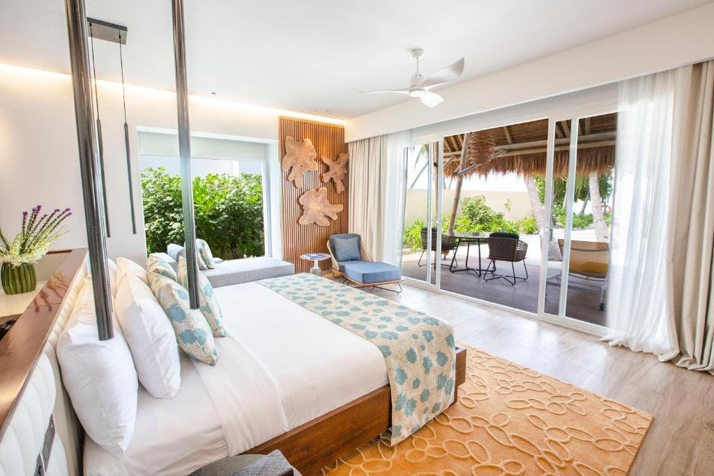 Двухместная Beach Вилла с джакузи Emerald Maldives Resort & Spa-Deluxe