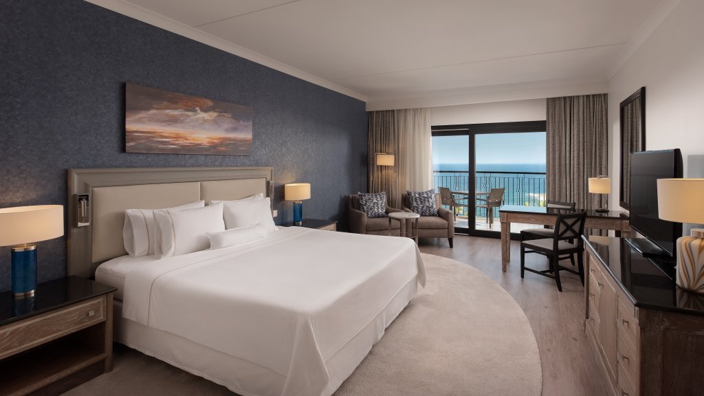 Deluxe Double room with balcony and with sea view The Westin Dragonara Resort, Malta