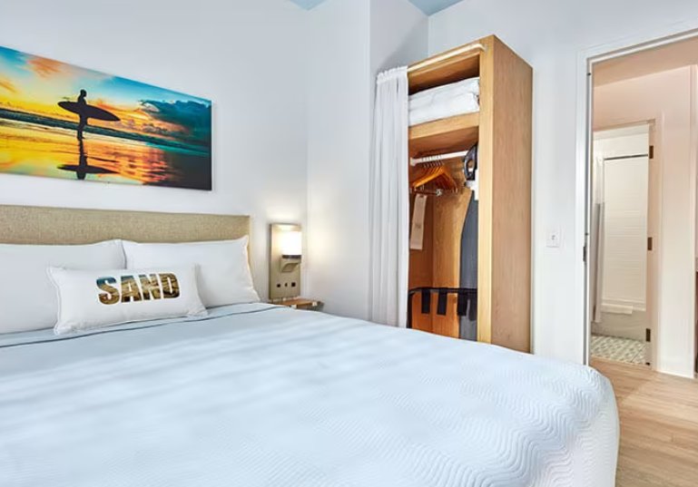 Люкс Accessible с 2 комнатами с видом на бассейн Universal’s Endless Summer Resort - Dockside Inn and Suites