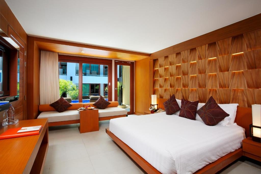 Двухместный Pool Access номер Deluxe La Flora Resort Patong - SHA Extra Plus