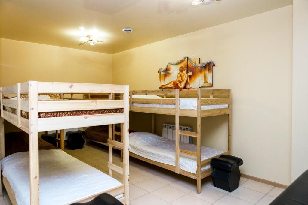 Кровать в общем номере (мужской номер) Меблированные комнаты Elysium