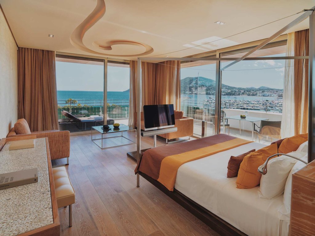 Двухместный люкс Corner Grand Aguas de Ibiza Grand Luxe Hotel - Small Luxury Hotel of the World
