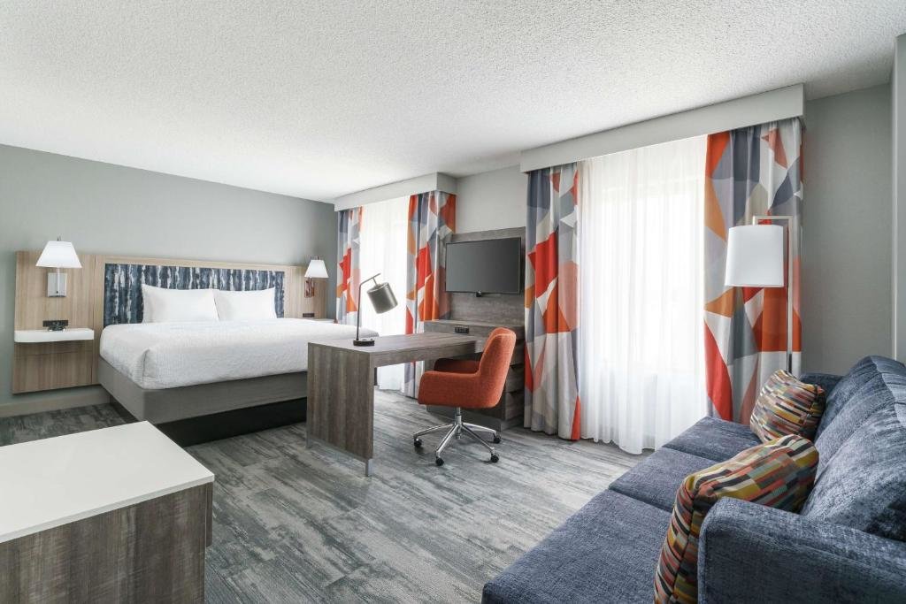 Двухместный люкс студия Hampton Inn & Suites Tampa Ybor City Downtown