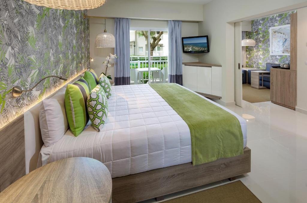 Семейный люкс Adapted Grand Sirenis Punta Cana Resort & Aquagames