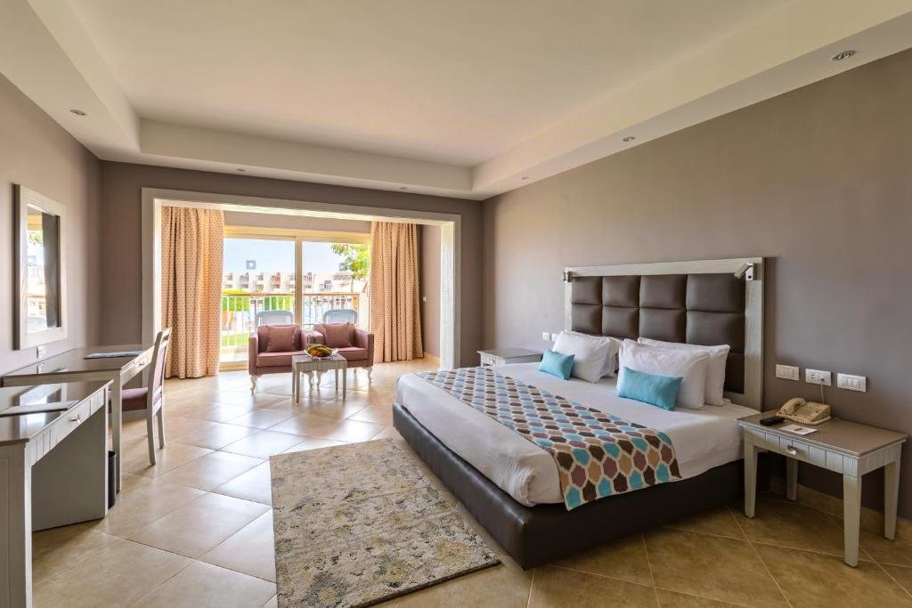 Honeymoon Doppel Zimmer Sunrise Crystal Bay Resort -Grand Select