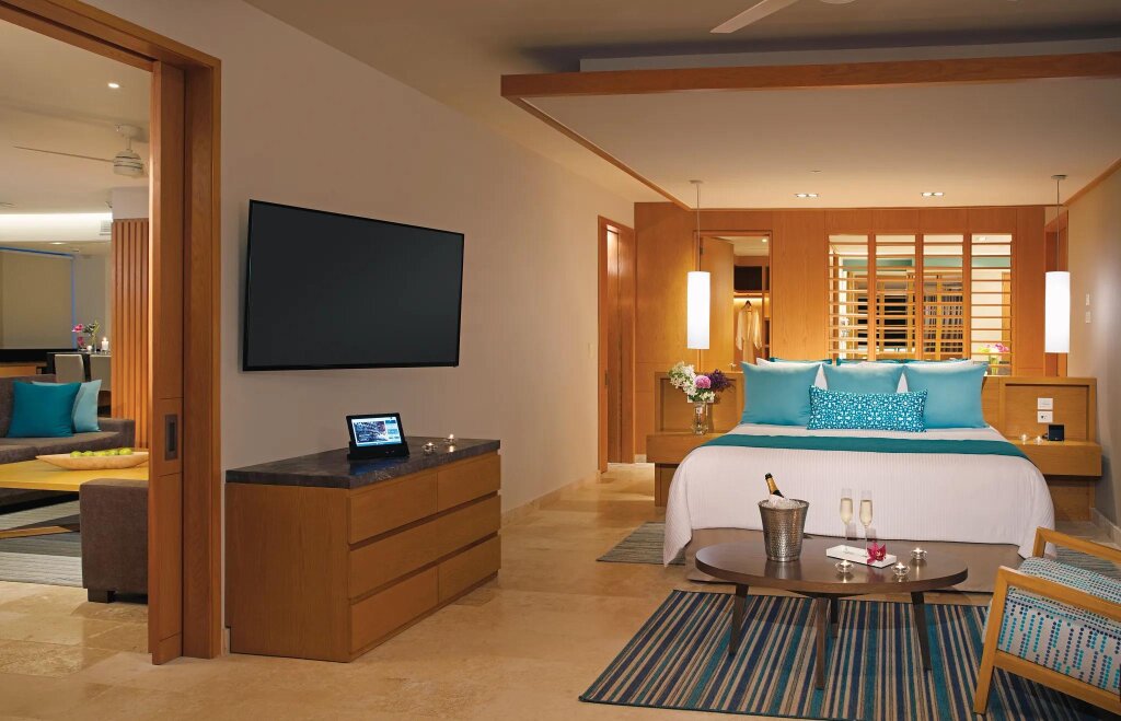 Paramount Preferred Club Double Suite with ocean view Dreams Playa Mujeres Golf & Spa Resort
