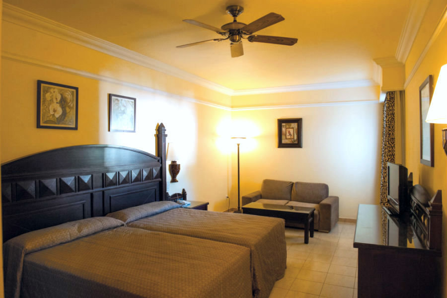 2 Bedrooms Family Suite Riu Guanacaste