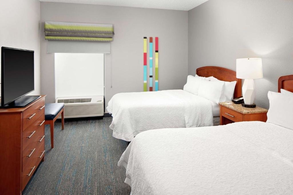 Hearing Accessible Quadruple room Hampton Inn & Suites Houston-Medical Center-NRG Park