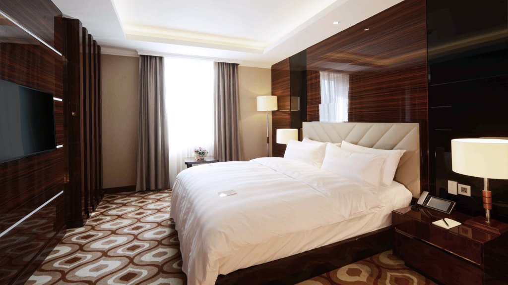 Двухместный Suite Room Premier LOTTE City Hotels Tashkent Palace